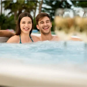 Kettesben a luxusban – Deluxe lakosztály félpanzióval, privát terasszal és jakuzzi élménnyel