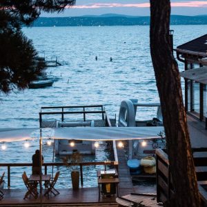 Penthouse lakosztály szerelmeseknek félpanzióval (saját jakuzzival)